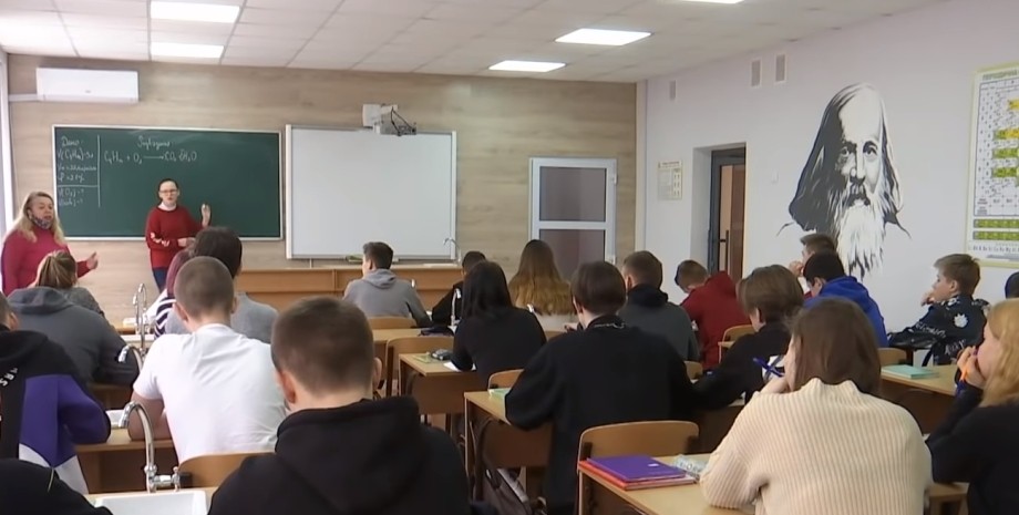 У ПТУ можуть скоротити уроки української мови: Рада ухвалила законопроект