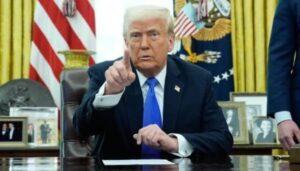 Трамп назвав “шкідливою” відмову України визнати окупацію Криму Росією
