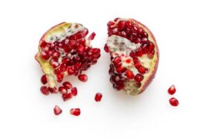 Яка користь і шкода зернят граната для організму? | INFBusiness