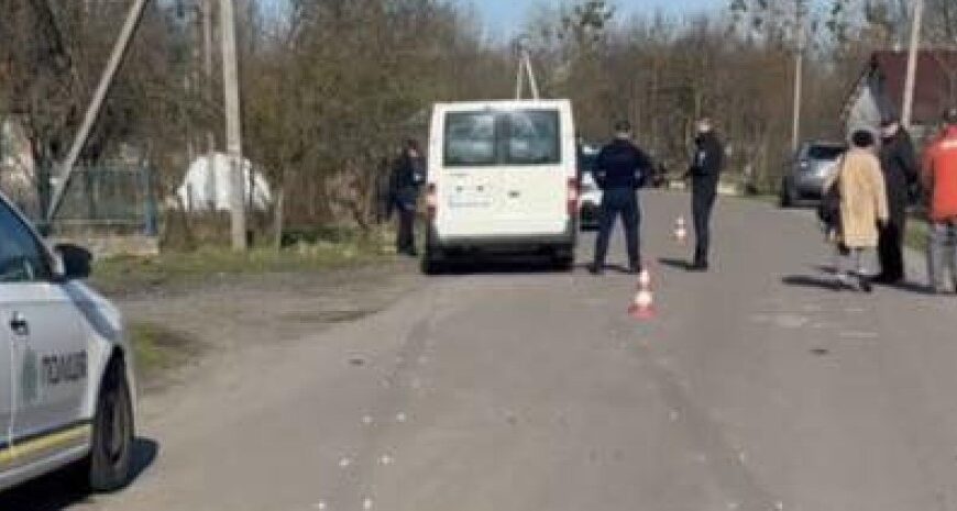 На Рівненщині автобус збив дружину військового: жінка поскаржилася, що поліція “кришує” винуватця