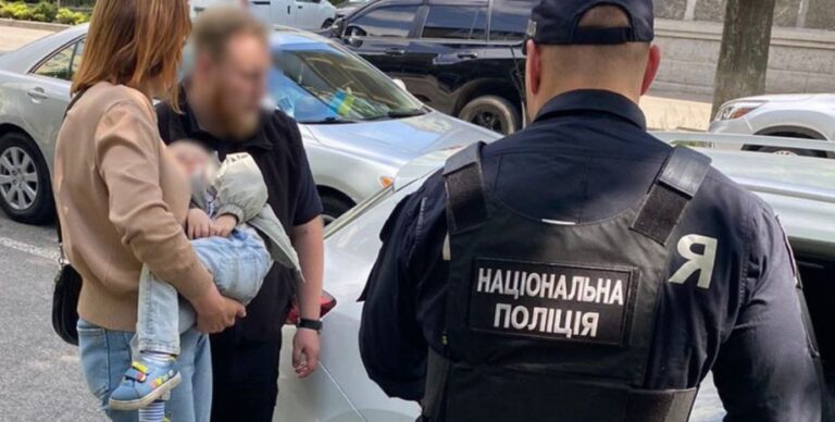 «Я вирішила позбутися сина та розпочати бізнес»: жінку засудять до 8 років за продаж 2-річної дитини