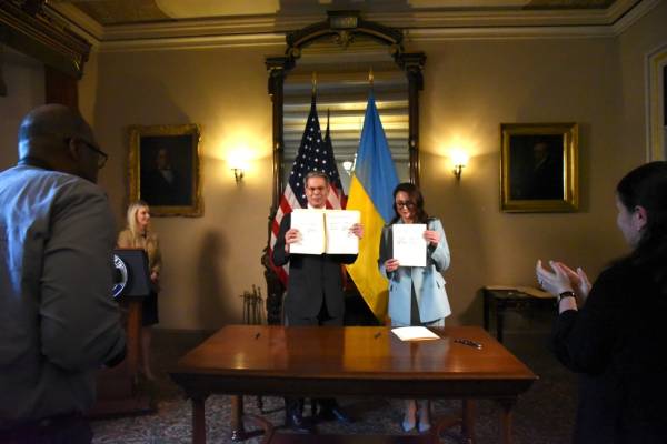 Україна та США підписали угоду щодо корисних копалин | INFBusiness