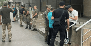 «Я був майданівцем і воював»: співробітнику ЦКК зламали ребра на Львівщині | INFBusiness