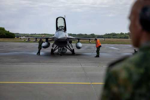 Нідерланди відправили до України останню партію F-16 – загалом було передано 24 літаки | INFBusiness
