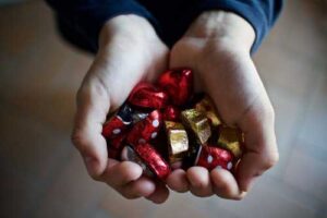 Дієтологи назвали точну добову норму солодощів для дітей | INFBusiness