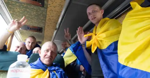 Омбудсмен показала відеозапис першого дзвінка звільненого захисника: «Мамо, я живий!»