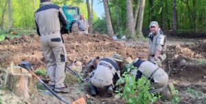 Завершено ексгумацію жертв Волинської трагедії: скількох людей знайшли останки (фото) | INFBusiness