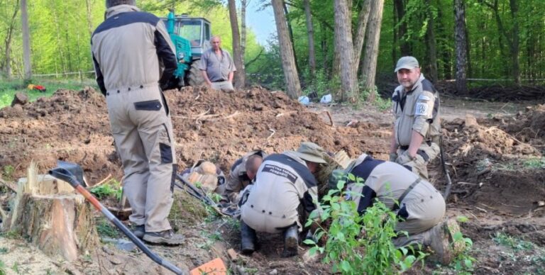 Завершено ексгумацію жертв Волинської трагедії: скількох людей знайшли останки (фото)
