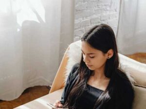Вчені з'ясували, як використовувати смартфон для боротьби з депресією | INFBusiness