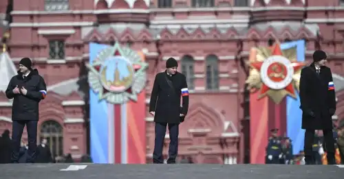 Вони женуть дітей на марші та вимикають інтернет: як Росія святкує 9 травня