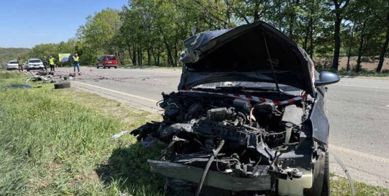 Військовий ЦКК та поліцейський загинули в ДТП на Полтавщині: в автомобілі перебувала цивільна особа, — ЗМІ