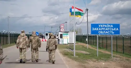 Шпигунський скандал між Угорщиною та Україною: дипломати, дрони та привиди Тріанону
