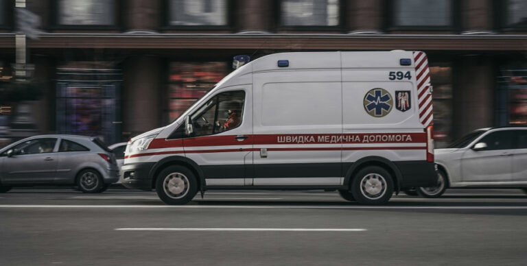 В Ужгороді студент викинувся з вікна через погані результати іспитів з нової техніки