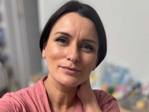 Ліза Глинська охрестила своїх дочок-близнючок і поділилася фотографіями причастя