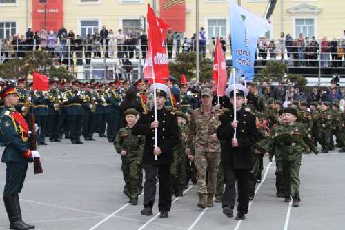 Вони женуть дітей на марші та вимикають інтернет: як Росія святкує 9 травня | INFBusiness