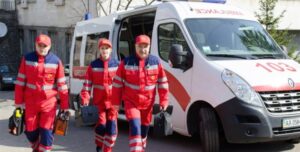 У Харкові невідомий викликав швидку та напав на медичну бригаду: подробиці | INFBusiness
