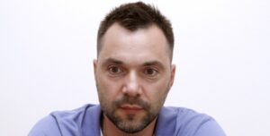 Арестович заблокований на YouTube: канал недоступний через санкції РНБО | INFBusiness