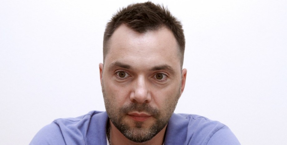 Арестович заблокований на YouTube: канал недоступний через санкції РНБО | INFBusiness