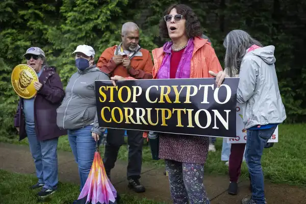 Як пройшла криптовалютна вечеря Трампа | INFBusiness