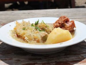 «Квашена капуста, буряк і часник»: розвінчуємо міфи про «чарівні» продукти минулого | INFBusiness