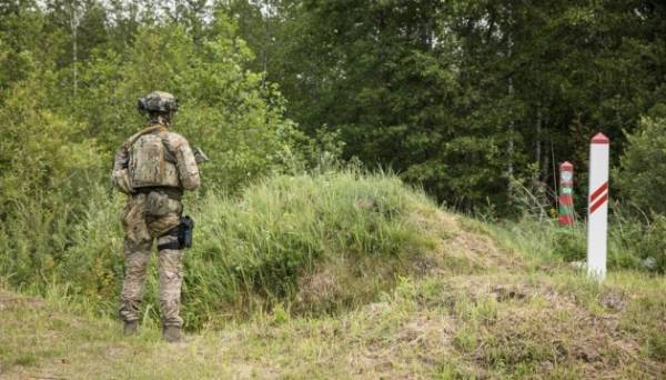 Естонія направила два поліцейські підрозділи на латвійсько-білоруський кордон