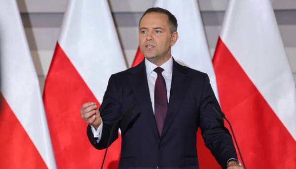Що означає перемога Кароля Навроцького на президентських виборах у Польщі?
