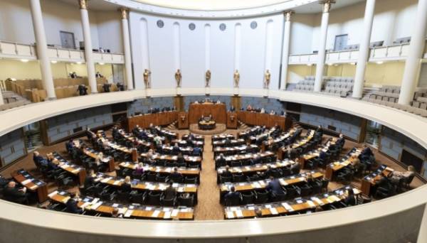 Парламент Фінляндії підтримує вихід країни з конвенції про заборону протипіхотних мін
