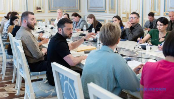 Україна підпише угоди про експорт військових технологій влітку – Президент