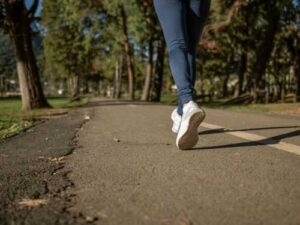Біль у спині? Додайте сходи! Дослідження норвезьких вчених | INFBusiness