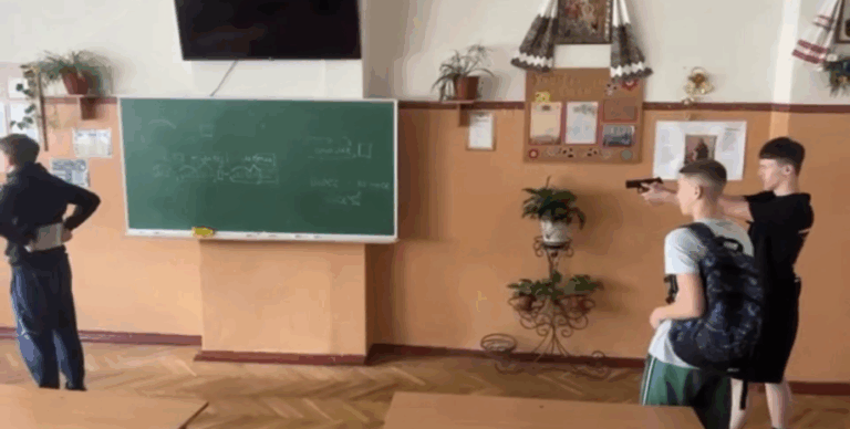 Стрілянина в школі — у Львові діти принесли до класу пневматичну зброю — соцмережі | INFBusiness