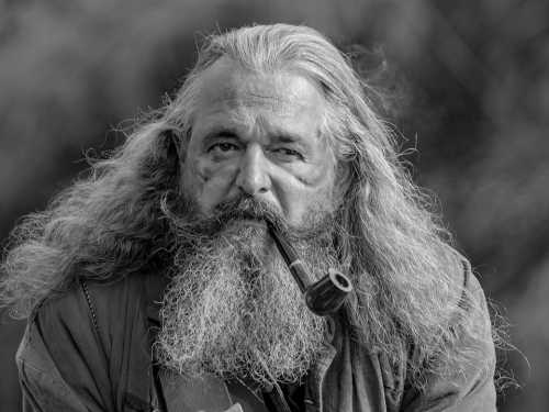 Чому одні чоловіки волохаті, а інші ні, і яке відношення до цього має рівень тестостерону?