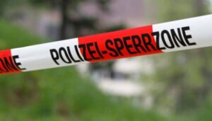 У Німеччині автомобіль в'їхав у натовп – п'ятьох людей доставили до лікарні | INFBusiness