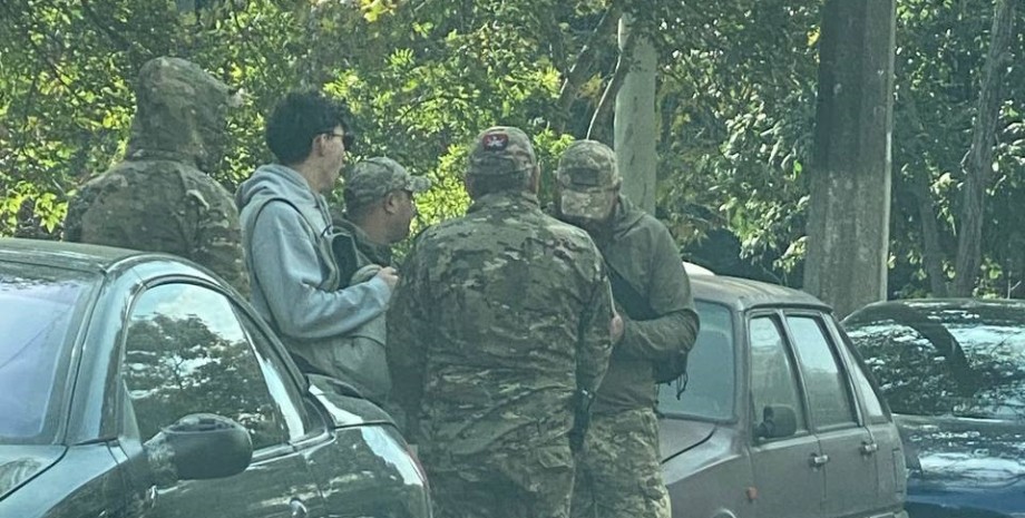 Чоловіка в обладунках тримали в СВК понад 4 дні: суд у Чернігові назвав це рабством (документ) | INFBusiness