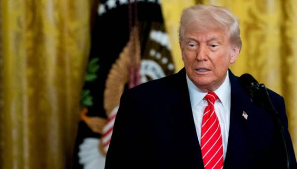 Трамп задекларував 600 мільйонів доларів доходу від криптовалюти, бізнесу, Біблії та продажу кросівок – Reuters