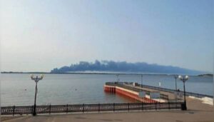 Нафтобаз, що постраждав від дронів, горить третій день поспіль в Енгельсі, Росія | INFBusiness