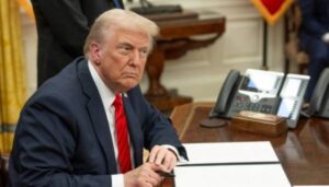 Трамп втретє продовжив продаж TikTok у США | INFBusiness
