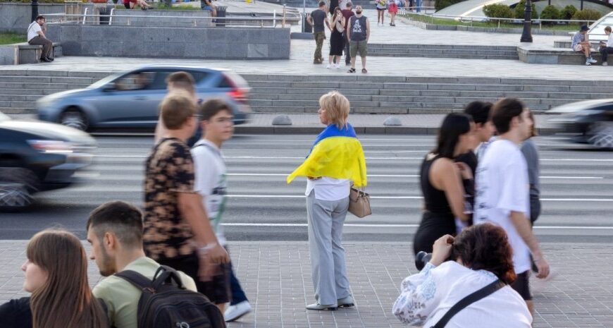 Опитування показує, що кількість українців, готових терпіти війну, стрімко зросла