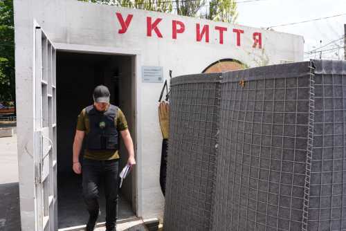 Понад 200 у Херсоні, одне у Києві: чому столиця не будує модульні укриття | INFBusiness
