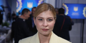 Після розслідування нерухомості Стефанішиної поліція затримала журналістку: подробиці (фото) | INFBusiness