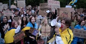 Протести проти НАБУ та САП тривають – у яких містах проводяться мітинги | INFBusiness
