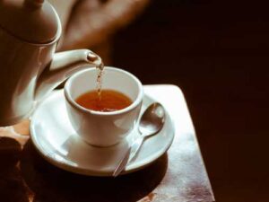 Чи правда, що небажано пити чай перед сном? | INFBusiness