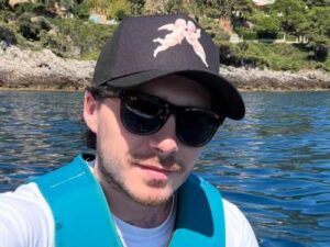 Сіль, дизельне паличко та кишкова паличка: чому рецепт Брукліна Бекхема з океанічною водою здивував шанувальників | INFBusiness