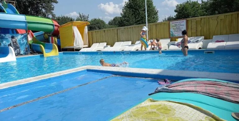 Не вдалося врятувати: 6-річна дитина загинула в аквапарку на Полтавщині (відео)