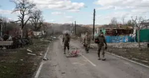 МЗС України засудило репортаж NYT з Курщини, де журналіста супроводжували бійці російського Ахмата | INFBusiness