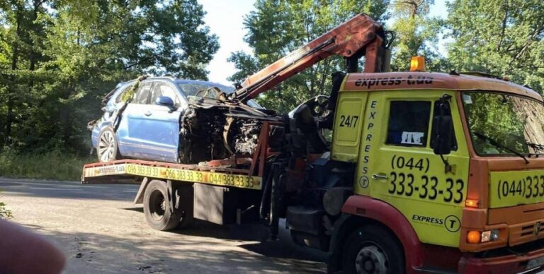 У Києві розбили Bentley Bentayga вартістю 17 мільйонів: власником виявився друг Шуфрича, — ЗМІ (фото) | INFBusiness