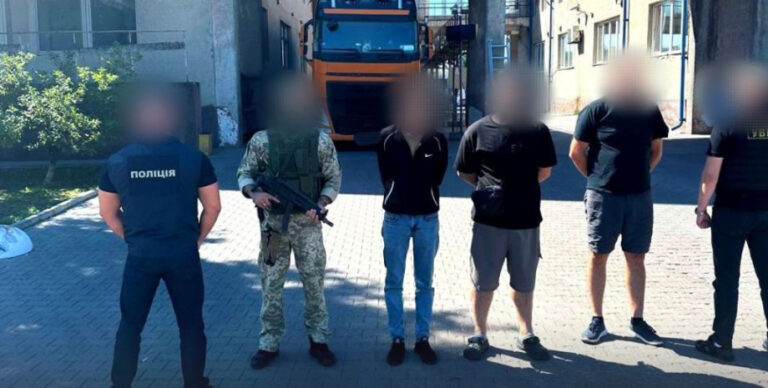 На Закарпатті прикордонник відмовився від хабара у 320 тис. гривень: подробиці | INFBusiness