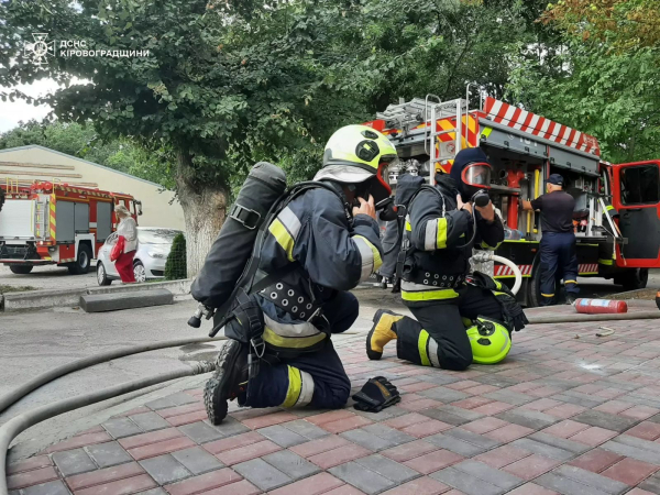 Двоє людей загинули під час пожежі у кропивницькому виші: що відомо про НП | INFBusiness