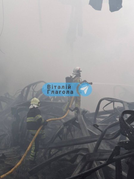 Удар Збройних сил Росії по заводу Flex: всю воду з найближчого резервуару відкачали для гасіння пожежі | INFBusiness