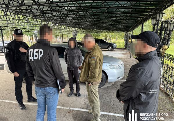 Керівництво виправної колонії в Харківській області перетворило в'язнів на рабів: Державне бюро розслідувань здійснило серію затримань (фото, відео) | INFBusiness