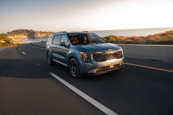 Kia представляє оновлений мінівен Carnival | INFBusiness